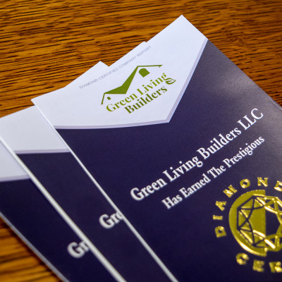Green Living Builders, Logo